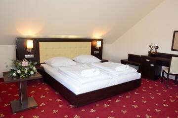 Фотографии Отель Hotel Świętokrzyski Dwór г. Нова-Слупя (Польша) №2 Фото Отель Hotel Świętokrzyski Dwór г. Нова-Слупя 2