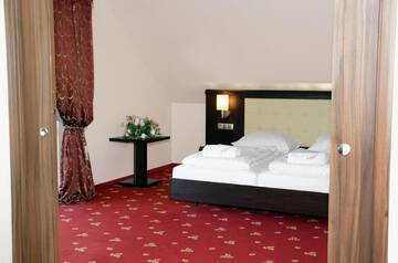 Фотографии Отель Hotel Świętokrzyski Dwór г. Нова-Слупя (Польша) №3 Фото Отель Hotel Świętokrzyski Dwór г. Нова-Слупя 3